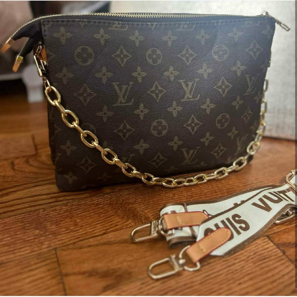 Super cute crossbody!